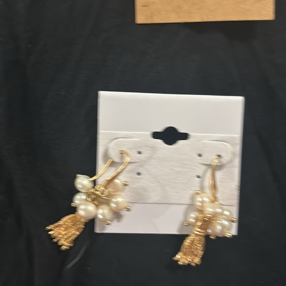 Lot of earrings.   9 pairs total.    All NWT - Picture 2 of 10